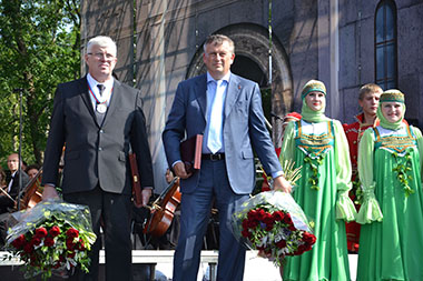губернатор Ленинградской области на празднике в Старой Ладоге